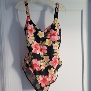 One piece floral bathing suit size 16 Sessa, Black with flowers